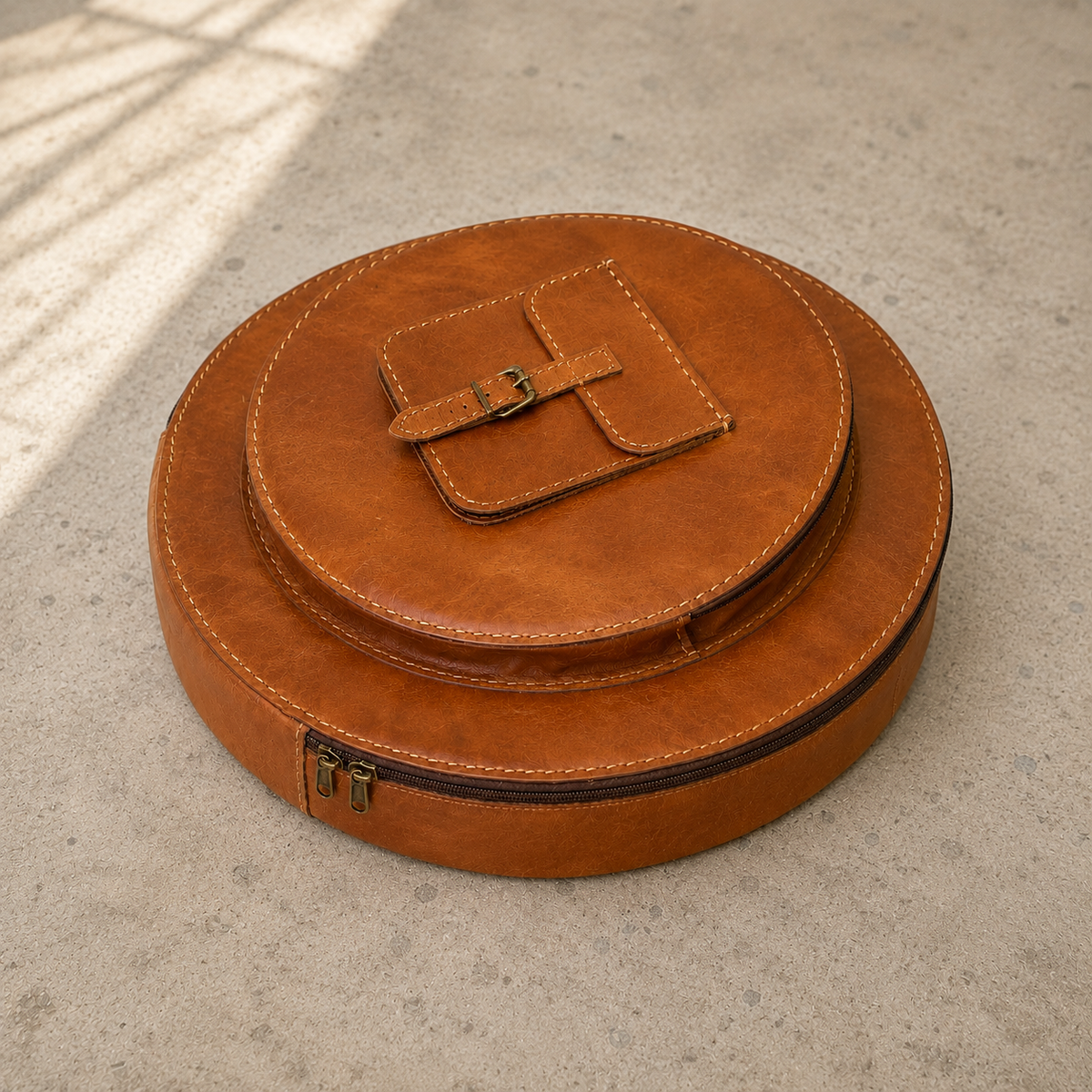Frounder Verni leather cymbal bag with brass hardware