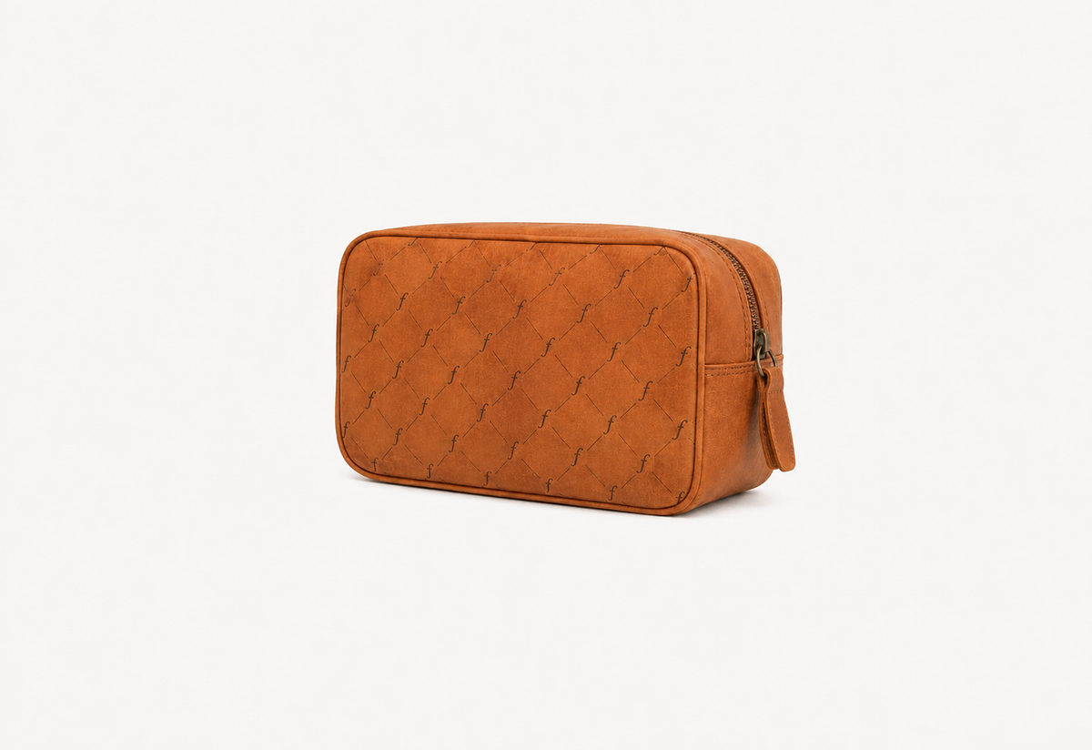 Frounder Dino toiletry bag in cognac full-grain leather with a full-length top zip